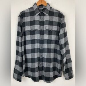 American Eagle size Medium Men’s Black Gray  Plaid Button Up Flannel Shirt